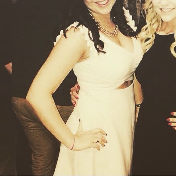 Lilac short dress with mid drift cut out and ruffle sleeve - Picture 3 of 3